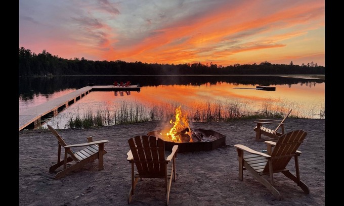 Havelock-Belmont-Methuen Cottage | Spacious 8 Sleeper Cottage with Ocean and Lake Views