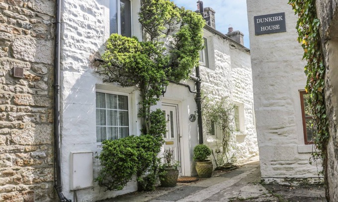 Fourstones Near Bentham Cottage | Top-Rated 8 Stonegate: Pet-Friendly with Breakfast & Kitchen