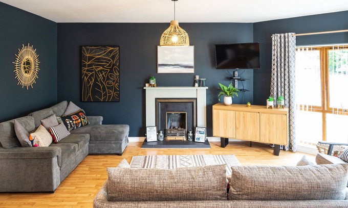 Ballycastle House | Experience Comfort at 8 The Abbey with Oceanfront Views