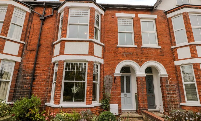 Hornsea Cottage | Pet-Friendly Holiday Cottage at 8 Wilton Road, Hornsea