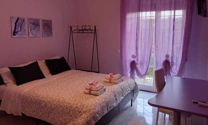 Pomigliano D'arco Bed & Breakfast | Cozy Bed and Breakfast with Eco-Friendly Amenities