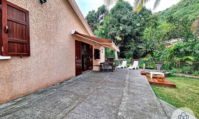 Entre-Deux Villa | 80 m² Villa ∙ 2 bedrooms ∙ 4 guests