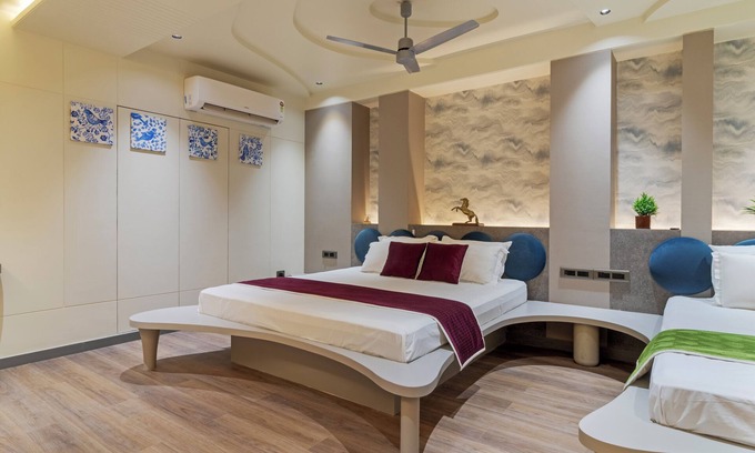 Pink City House | 800 sq ft studio good for 4 to 6 adults. centrally located and fully equipped