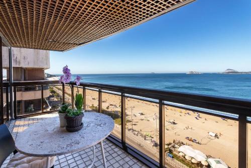 Ipanema Apartment | Oceanfront Escape: Ipanema Beach with Pool & Restaurant