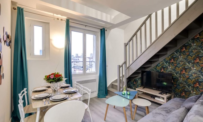 Bagnolet Apartment | Stylish 805 Suite Duplex with Kitchen & Family-Friendly Perks