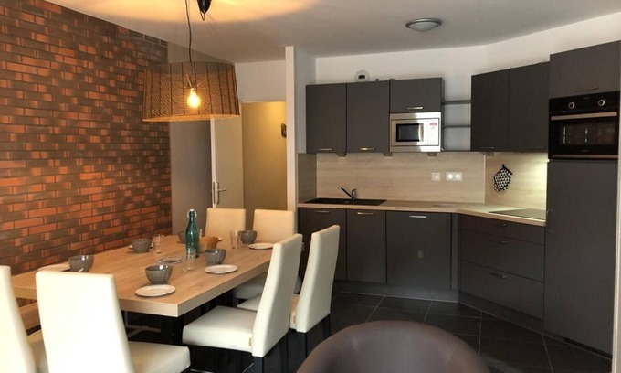 Eaux-Bonnes Apartment | Convenient Ski Access with Pool and Terrace Amenities