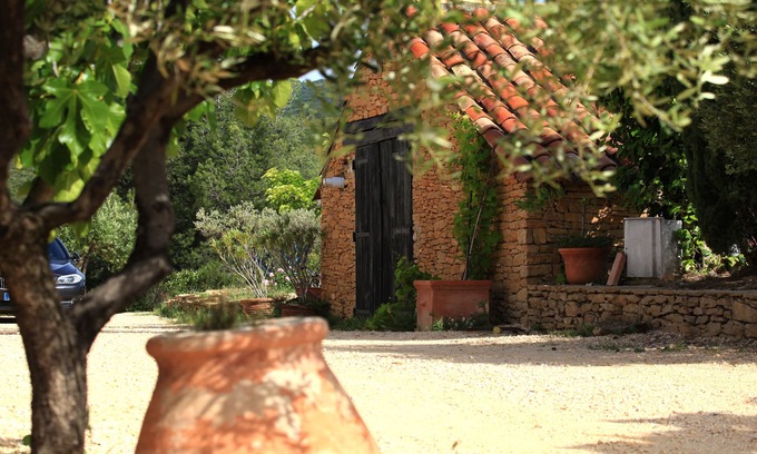 La Cadiere-d'Azur House | Discover 80m2 of Comfort with Ocean Views and Pool