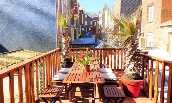 Mers-les-Bains Apartment | Oceanfront Retreat with Terrace and Ocean Views - Guest Rated 9.2