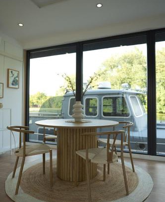Billbrook Boat Rental | Private Houseboat in Hamburg-Mitte - Family Friendly Retreat