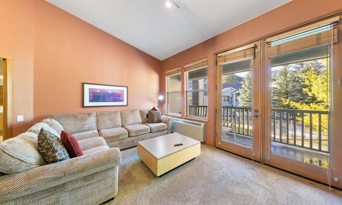 Olympic Valley Condo | Explore Palisades Tahoe Lodge: 3-Bedroom Ski-in/Ski-out