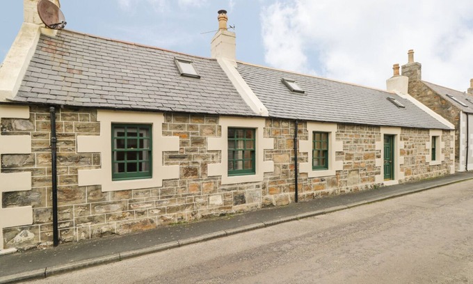 Cullen Cottage | Pet-Friendly 83 Seatown Cottage with Oceanfront Views