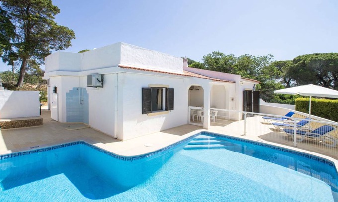 Albufeira Other | Spacious 3-Bedroom House with Pool for Up to 6 Guests