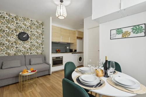 Montreuil Apartment | Discover 861 Suite Marguerite: Family & Pet Friendly Retreat