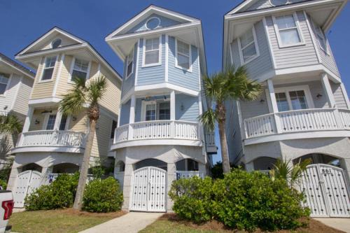 Bonito Boathouses House | Family-Friendly Retreat at 863 Bonito Rd with Pool Access