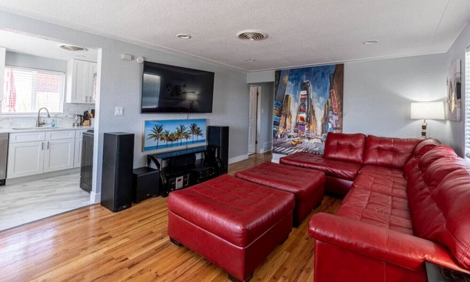 Scenic Heights House | Discover Arvada's Hidden Gem with Family-Friendly Amenities