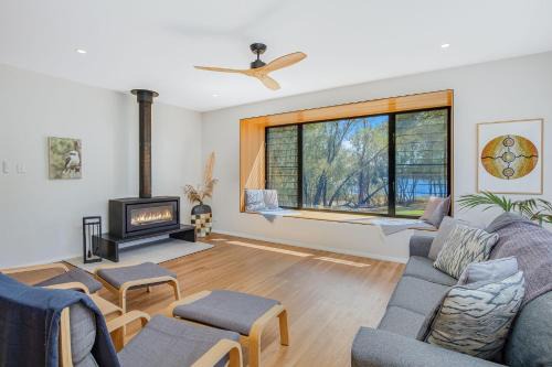 Wallaga Lake House | Oceanfront Retreat at 86A Fairhaven PT with Breakfast
