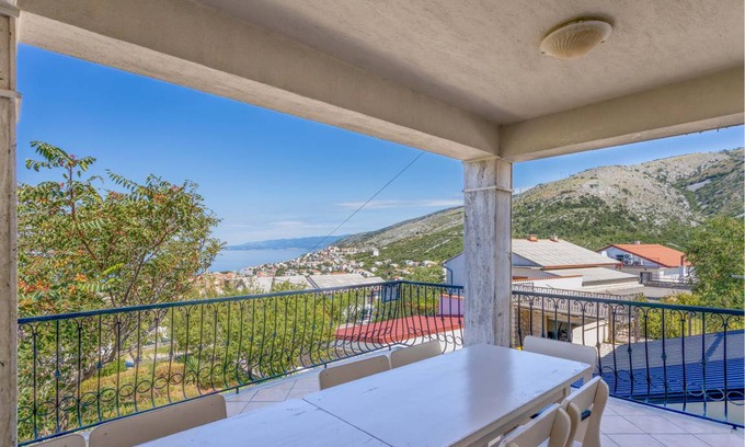 Senj Apartment | Spacious 4-Bedroom Apartment for Up to 10 Guests