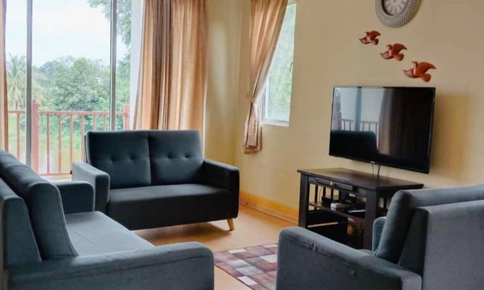 Taiping Apartment | Spacious 3-Bedroom Apartment for Families - Rated 9/10