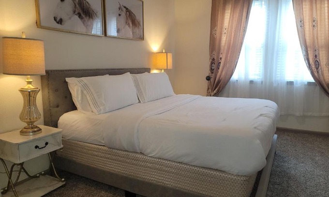 Woodlake - Briar Meadow Apartment | Discover 8820 Westheimer Rd: Ideal for Family Getaways