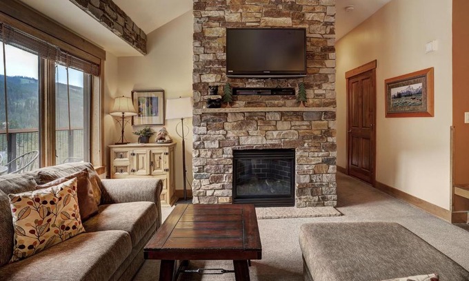 River Run Apartment | Top-Rated 8912 The Springs Condo with Pool & Hot Tub