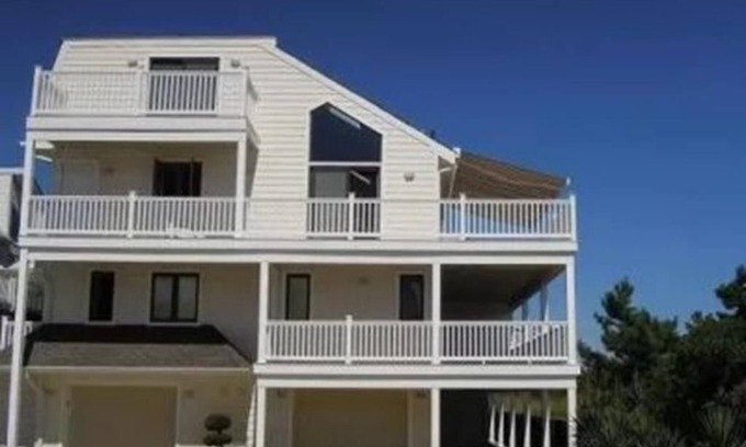 Townsend's Inlet House | Inviting 9 82nd Street Unit A: Family-Friendly with Spa