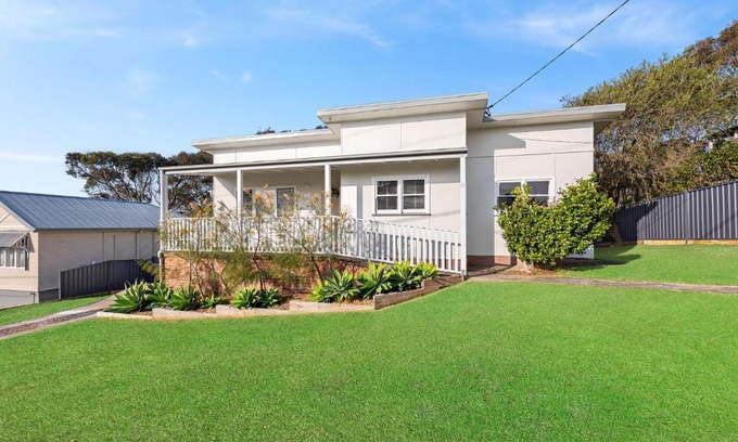 Narooma House | Oceanfront Escape at 9 Bay Street, Narooma for Families
