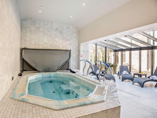 Talsarnau House | Inviting 9 Bed Retreat in Porthmadog with Spa & Hot Tub