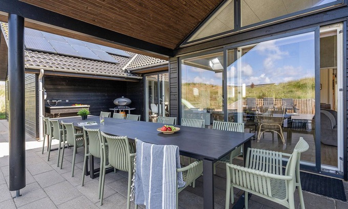 Houvig Strand House | Exceptional 9 Bedroom Accommodation in Beautiful Ringkøbing