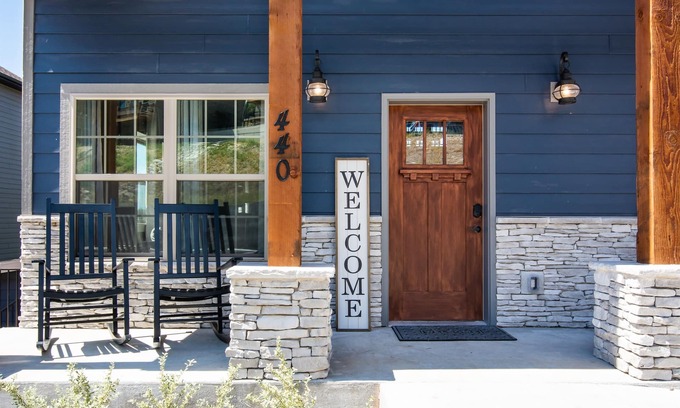 Table Rock House | Exquisite 9 Bedroom Retreat with Private Indoor Pool