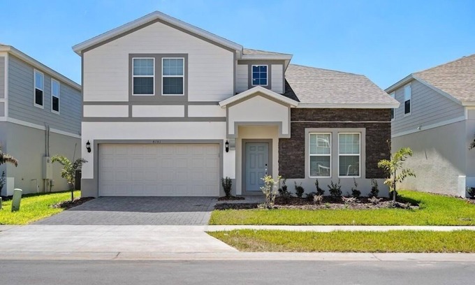 Davenport House | 9 Bedrooms/6 Bathrooms/Windsor Island (4281LA)