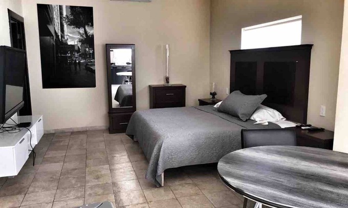 Torreon Apartment | Cozy Complete Apartment with Kitchen and Breakfast Included
