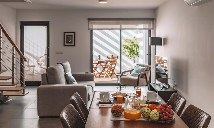 Furnas Villa | Discover 9 Furnas Villa: Family-Friendly Getaway with High Ratings