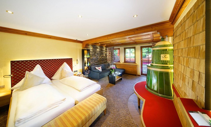 Durbach Apartment | Experience Comfort at 9 Joseph Junior Suite with Spa & Breakfast