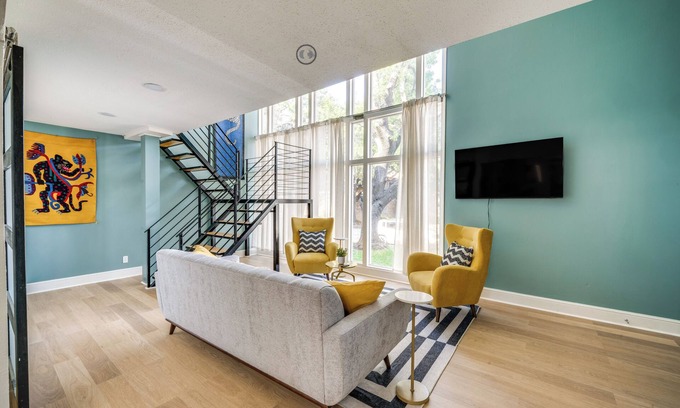 North Dallas Condo | 9 Mi to Dtwn Dallas: Condo w/Patio!