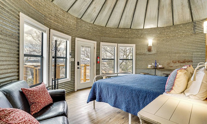 Dennis Cottage | 9 Mi to Dtwn Granbury: Getaway w/Water Views