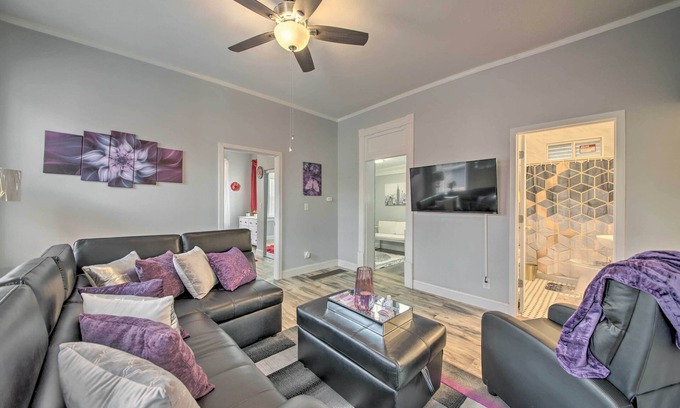 St. Louis House | Vibrant St Louis Home with Spa & Kitchen Near Downtown