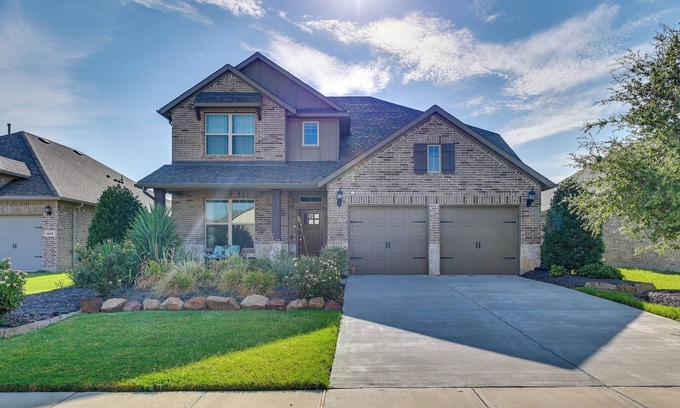 Prosper House | Modern Prosper Retreat - Spa & Breakfast Near Frisco Square