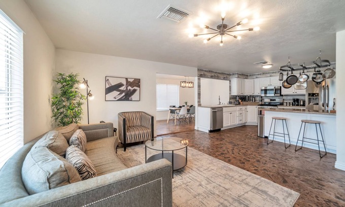 Chinatown Villa | Convenient Getaway: 9 Minutes from the Las Vegas Strip