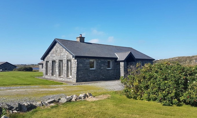 Ballyconneely House | Family-Friendly Stay at 9 Murlach Moorings Ballyconneely