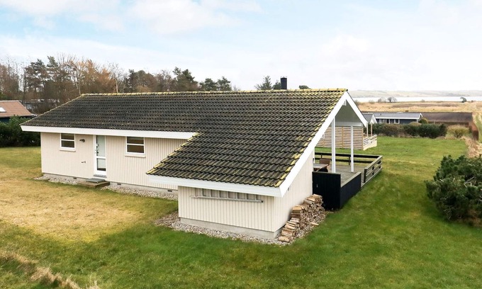 Faldsled House | Family-Friendly Holiday Home with Ocean View in Millinge