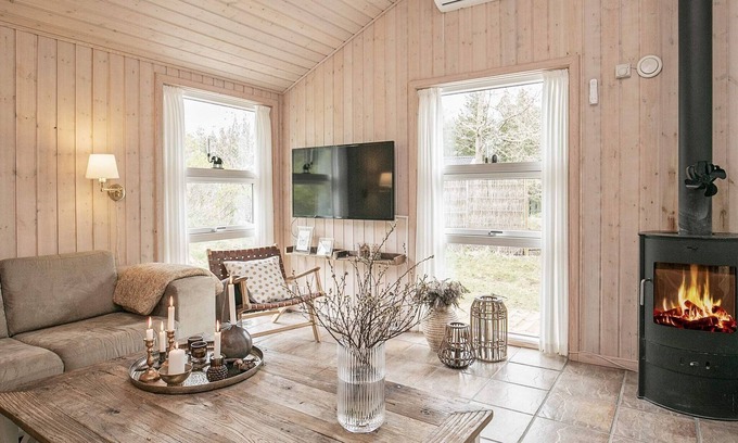 Aalbaek House | Ideal 9-Person Holiday Home in Ålbæk with Spa & Dining