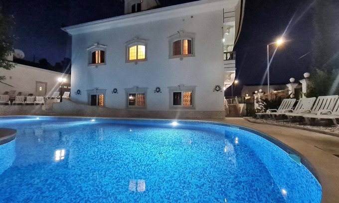 Arnal House | 9 Rooms Residence at Villa 5☆(20-30Guests)