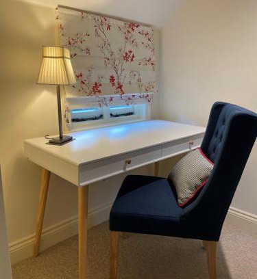 East Dean and Friston House | Explore 9 White Cottage: Pet-Friendly with Breakfast Included