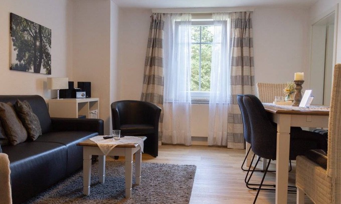Lichtenhagen Apartment | Spacious 3-Bedroom Apartment with Pool & Breakfast Included