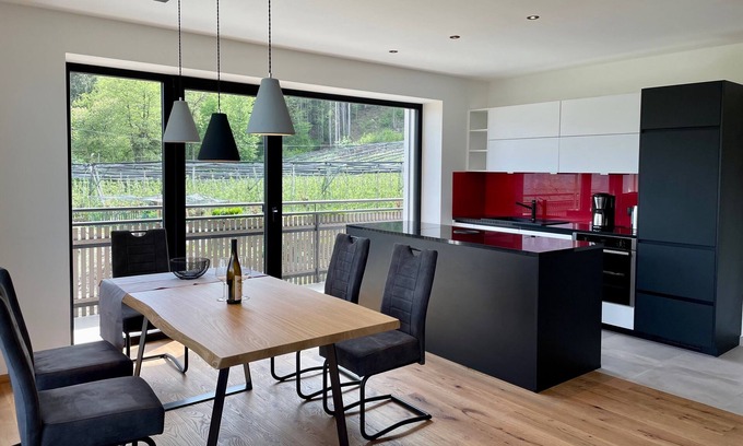 Lana Apartment | Idyllic Vacation Apartment with Mountain View & Sunny Balcony