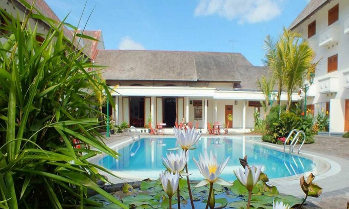 Wonosobo Resort | Spacious 2-Bedroom Resort with Pool & Dining Options