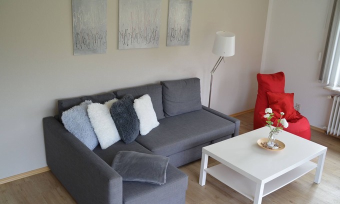 Vollerwiek Apartment | Bright 90 sqm Apartment with Garden Access and Pool
