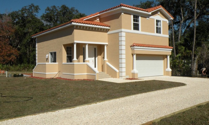 Homosassa Villa | Pet-Friendly Getaway: Steps from Water & Family Amenities