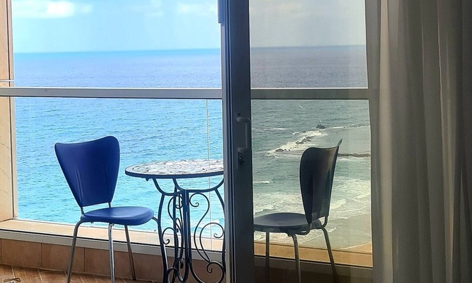 Bat Yam Apartment | Inviting Apartments with Panoramic Sea Views for Families