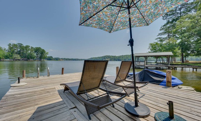 Eatonton Cottage | Spacious Cottage for 7 Guests with Kitchen & Pet-Friendly